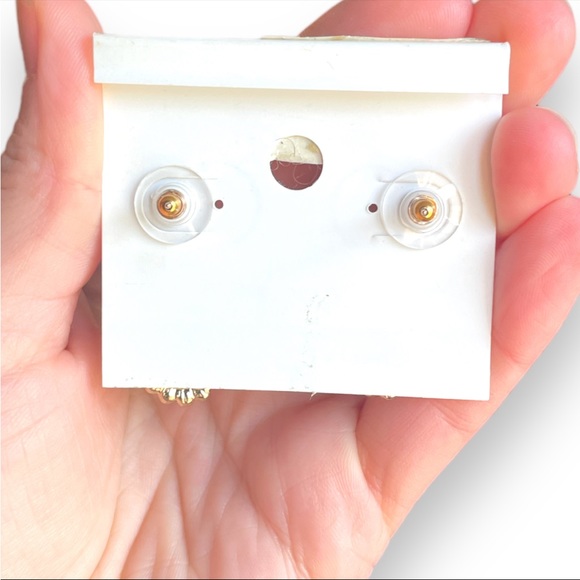 NWT Charter Club Emerald Teardrop Gold Tone Post Back Earrings - Picture 8 of 8